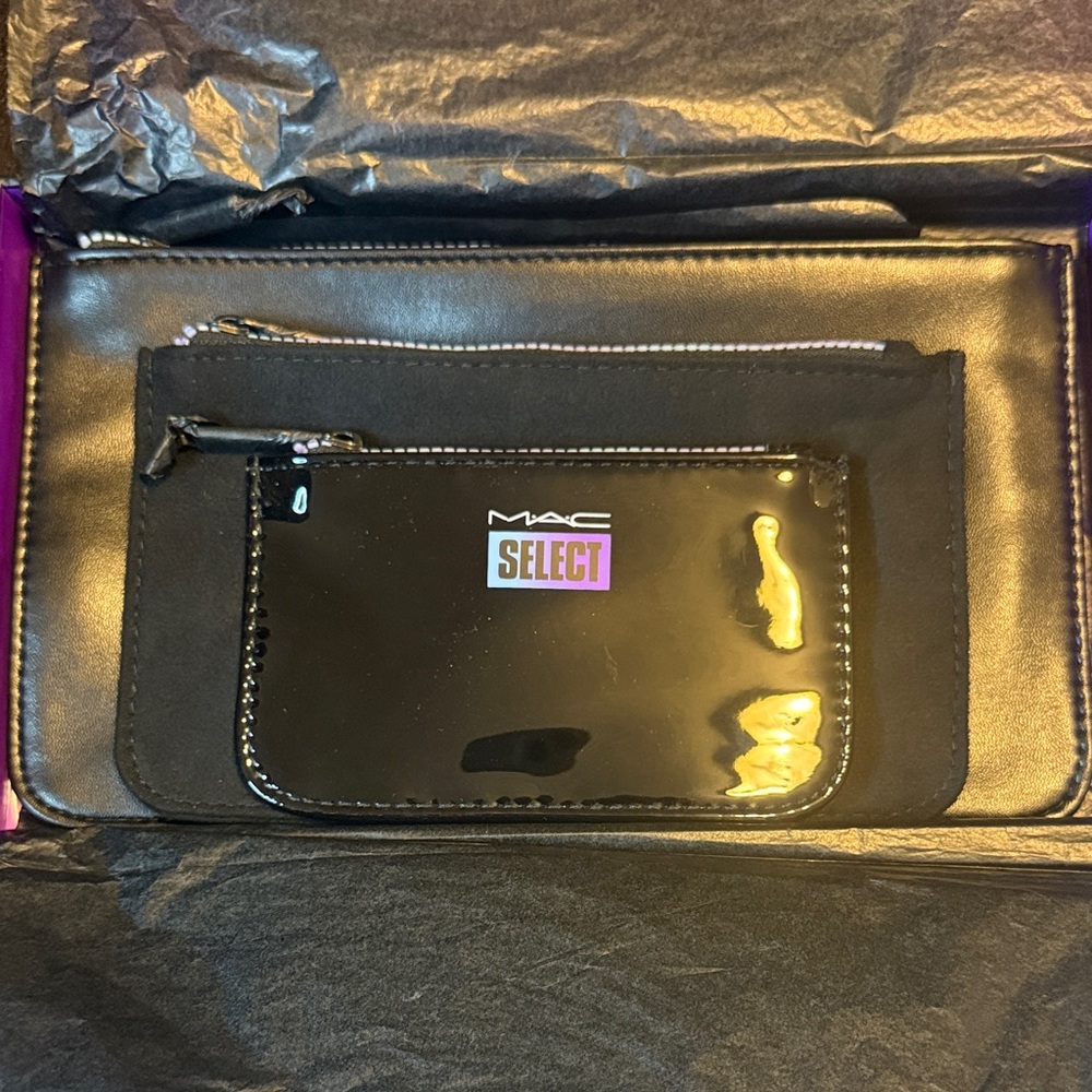 MAC Cosmetic trio pouch set